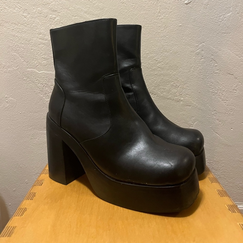 Black Delia’s x Dolls Kill Platform ankle brats boots
